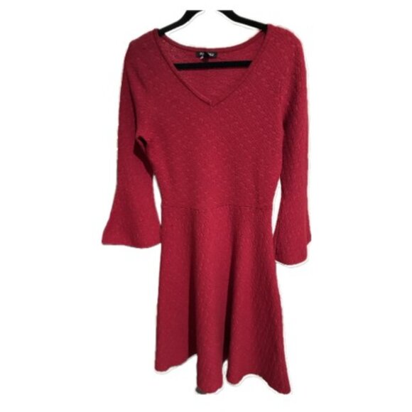 Like New Red Dress Sz Large, 3/4 length sleeves. Rayon/Poly blend. Roz & Ali - Picture 3 of 5